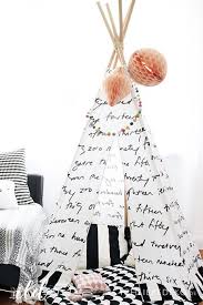 Wohnen Mit Kindern Ein Diy Tipi Als Spielecke Im Wohnzimmer Ich Liebe Deko Kinder Zelte Tipi Kinderzelt Spielecke