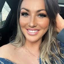 Melinda Sharp's Instagram, Twitter & Facebook