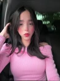 Velinda Reyes's Instagram, Twitter & Facebook