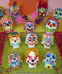 Diy Tutorial How To Decorate Sugar Skulls Techniques Ideas Tips With Lots Of Photos Sugar Skull Decor Sugar Skull Sugar Skull Molds