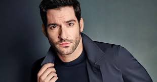 Netflix'in lucifer dizisinden ve dolayısıyla şeytan tüylü yakışıklısı tom ellis'den bahsediyoruz. K1f Trbblkbj M