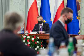 Rozpoczęcie transmisji z wydarzenia zostało zaplanowane na 6 stycznia 2020 roku na. Koronawirus W Polsce Zmiany W Obostrzeniach Kiedy Konferencja Mateusza Morawieckiego Tvn24 Biznes