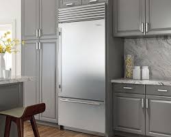 Thus, paying attention to weatherproofing and construction is vital to making sure you get the best mini or full size outdoor refrigerator.after finding out what you re looking for in a fridge, shopping around for potential models is the best way to find the perfect appliance for you. Sub Zero Refrigerators Best Luxury Full Size Refrigerators