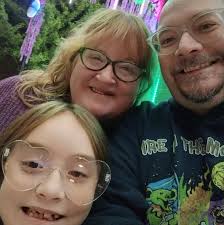 What percentage of tickets are sold in pre-sale?