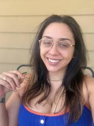 Hello everyone my name is joey and I'm here looking to start my love life  over I am 48 years old I am a widower I am also a single dad of