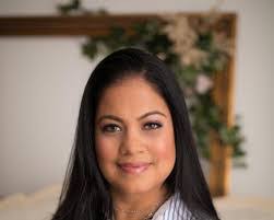 Wendy Withrow's Instagram, Twitter & Facebook