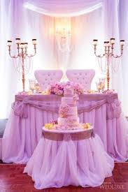 Centros de mesas con fanales y jaulas de pájaros. 35 Ideas De Mesa De Pastel Mesa De Pastel Decoracion Bodas Mesas De Boda
