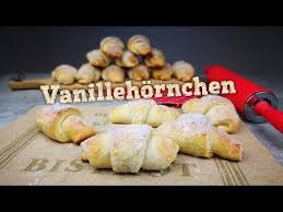 Vanillehornchen Gefullte Puddinghornchen Hefeteig Ohne Gehzeit Vanillepudding Kikis Kitchen Youtube Hefeteig Susse Teilchen Rezepte Mit Hefeteig