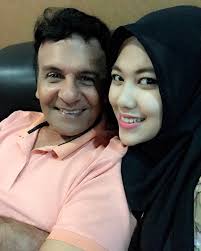 Mark sungkar muda macho abis. 10 Potret Santi Asoka Mala Istri Mark Sungkar Yang Miliki Beda Usia 45 Tahun