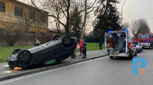La quarta persona è stata ritrovata cadavere a circa cinquanta metri dal luogo dell'incidente. Incidente Vicino A Piazzale Torino Suv Ribaltato Piacenzasera It
