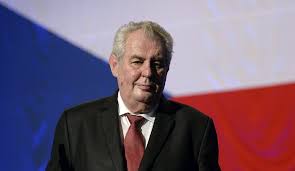 Je bývalý český premiér, ekonom, prognostik a významný porevoluční politik. Milos Zeman Prezident Minulosti Hleda Pritomnost Reflex Cz