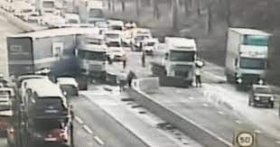 The m6 mop design and precise navigation software ensure that every corner and edge are cleaned as well as open floors. Live M6 Traffic News As Motorway Closed After Lorry Smashes Into Central Reservation Manchester Evening News