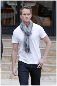 Pourtant, comme tout le monde, ils se posent des question sur la bonne façon de nouer un foulard pour un homme en hiver comme en été par. Comment Porter L Echarpe Pour Un Homme