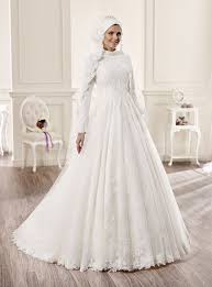 L'abito è raffigurato in off colore bianco. Recinto Splendente Acrobazia Abito Da Sposa Maniche Lunghe Pizzo Settimanaciclisticalombarda It