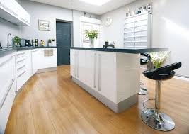 Mesures 11 2/3 x 8 1/2 en bon état vintage avec beaucoup d'ustensiles. Le Bon Agencement D Une 1930 Visite Deco