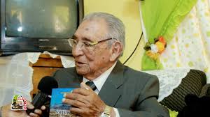 ENTREGA DEL LIBRO: "SALINAS DE GARCÍ MENDOZA" El Profesor, Investigador e  historiador DON MACEDONIO LOPEZ CONDORI