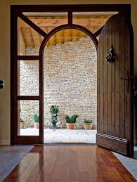 Grosse Porte D Entree En Bois Portes En Bois De Style Par Pierre Bernard Creation Porte Entree Bois Entree Maison Porte Entree Maison