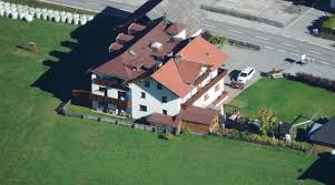 Genießen sie die atemberaubende landschaftskulisse. So Erreichen Sie Uns Haus Renate Im Kaunertal