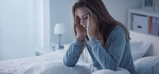 Elle se caractérise par un manque de lorsqu'elle est chronique, l'insomnie peut être provoquée par le stress, l'anxiété ou la dépression ou. Qui Consulter Pour Des Troubles Du Sommeil L Essentiel Par Macif
