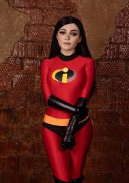 Experience Kalinka Fox's Ciri allure- daring details await you