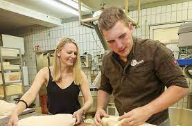 Das firmenprofil ist in vorbereitung. Backerei In Holzgerlingen Die Traditionsbackerei Bleibt In Familienhand Boblingen Stuttgarter Nachrichten