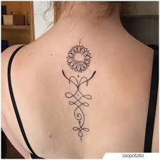 In questi tattoo i disegni sono essenziali, ridotti al minimo, con linee nette e pulite. Significato Tatuaggio Girasole Tante Idee Per Il Tuo Prossimo Tattoo