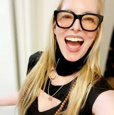 Lori Fleck's Instagram, Twitter & Facebook