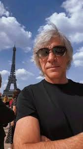 Life is a journey, not a destination. Never think about the things you  messed up in the past. Always look ahead with your head held high and don't  regret anything! 😍🥰😘❤️ I