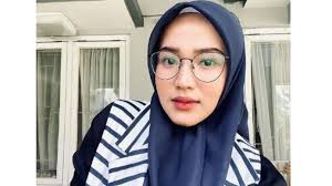 Anak pertama bambang pamungkas dan amalia lahir pada tahun 2019. Anak Kandung Bambang Pamungkas Jadi Saksi Sidang Gugatan Amalia Fujiawati
