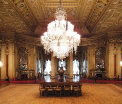 Simetrinin Ihtisami Dolmabahce Sarayi Listelist Com