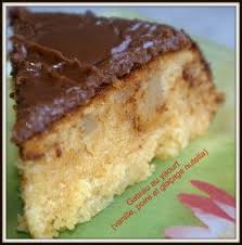 Gateau Au Yaourt Poire Vanille Et Glacage Chocolat Gateau Yaourt Gateau Nature Et Gateau Yaourt Chocolat