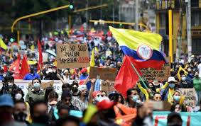 Hundreds of thousands of colombians demonstrated for various reasons. Colombia Tax Protests Six Dead In Clash With Police For Fourth Day Q Costa Rica