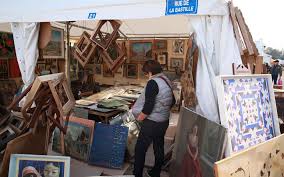 L'emplacement des 5 mètres linéaires revient à 8 €. Les Brocantes Et Vide Greniers Du 10 Et 11 Mars 2018 En Ile De France Le Parisien