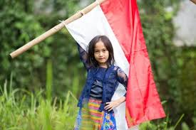 Untuk sisi depannya memiliki panjang sampai dengan 66 cm. Mengenali Indonesia Lewat Baju Adat Anak Dan Rekomendasi 8 Baju Adat Anak Yang Menarik Untuk Si Buah Hati