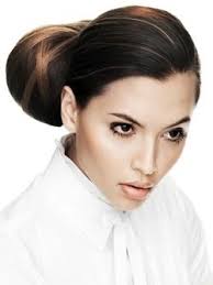 Hairstyles To Enhance Or Hide Widows Peak Widows Peak Hairstyles Widow S Peak Hair Updos