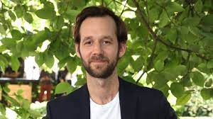 Noemie merlant niels schneider benjamin lavernhe camélia jordana. Benjamin Lavernhe J Adore Que L On Me Dise T Es Tare T Es Fou C Est Un Compliment Gq France