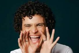 O jeito é rir: Max Peterson e mais shows de humor para conferir no Rio