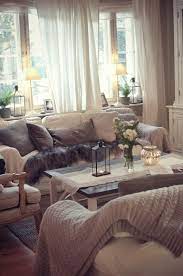 You Ll Find A Lot About This Image That Screams Cozy This Is All About Creating An Inviting Space With The Right Fea Cozy Living Rooms Home Living Room Decor