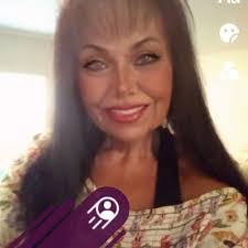 Shelly Bliss's Instagram, Twitter & Facebook