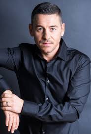 „întotdeauna am simţit nevoia să fac mai mult, să încerc lucruri noi şi să mă afirm de unul singur. noutatea: PoveÈti De Succes Iustin Paraschiv Cel Mai TanÄr Milionar Al Romaniei