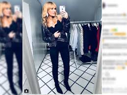 Nach wirtschaftsstudium und stationen bei tchibo und mont blanc in hamburg ist es nun an der zeit mode zu . Mode Ab 40 Mode Bloggerinnen Uber 40 Inspirieren Reife Frauen Bunte De