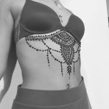 It's where your interests connect you with to flaunt awesome designs, back is definitely the first choice and we have curated the best back henna tattoos that will certainly make henna lovers go. Art By Shantall Alam Sexy Henna Henna Hennashantalla Tattoo