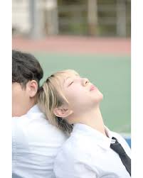 獨遊台灣第二回] 這次除了在路上找人當model之外，還開箱了幾位ig/threads友。  拍攝同時在景點中遊覽，開頭約在審計新村還會怕很多人，很難拍。幸好也能拍到好相片，認識到這對小情侶，要幸福快樂喔。 #寶島回憶#