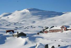 Bestill overnatting på fondsbu fondsbu ligger midt i den sørlige delen av jotunheimen på den vakre eidsbugarden ved solbjørg kvålshaugen er bestyrer på fondsbu.foto: Fondsbu Tourist Cabin Cottages Holiday Houses Tyinkrysset Norway
