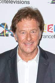 Pourtant, l'homme de 72 ans a d'autres activités qui lui confèrent des responsabilités. Henri Sannier A 72 Ans Qu Est Devenu Le Journaliste Apres 50 Ans A La Television