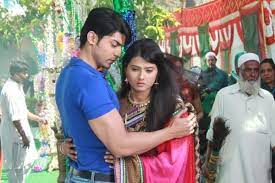Kratika Sengar And Gurmeet Choudhary Veethi Gurmeet Choudhary Indian Film Actress Indian Drama She never liked her college life when she was in delhi for three years as she missed her family a lot and didn't felt safe in the city as well. kratika sengar and gurmeet choudhary