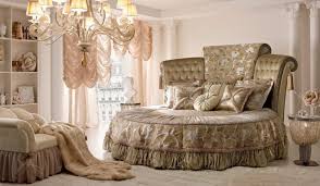 صوفا في غرفة النوم 61 صورة تصميم غرفة نوم صغيرة مع أريكة قابلة للطي الزاوي ونماذج حديثة