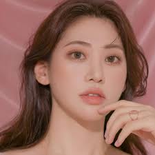 Amazon.com: מסקרה לשיער Mude Volume (01 שחור) : יופי וטיפוח