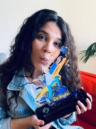 Tess Edwards's Instagram, Twitter & Facebook