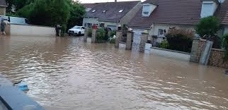 Cascades dans le métro et voitures flottantes : Actu La France Depuis Plusieurs Jours La Commune De Messy Marne Fait Face A Des Inondations Ses Habitants Sont Ereintes Reportage Par Notre Redaction De Meaux Https Actu Fr Ile De France Messy 77292 En Images Inondations Messy Sous Les